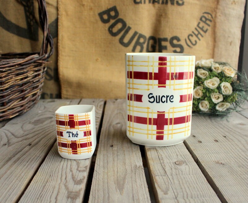 Lot de 2 Pots à Epices Anciens en Céramique Décor Lignes Jaune et Bordeaux