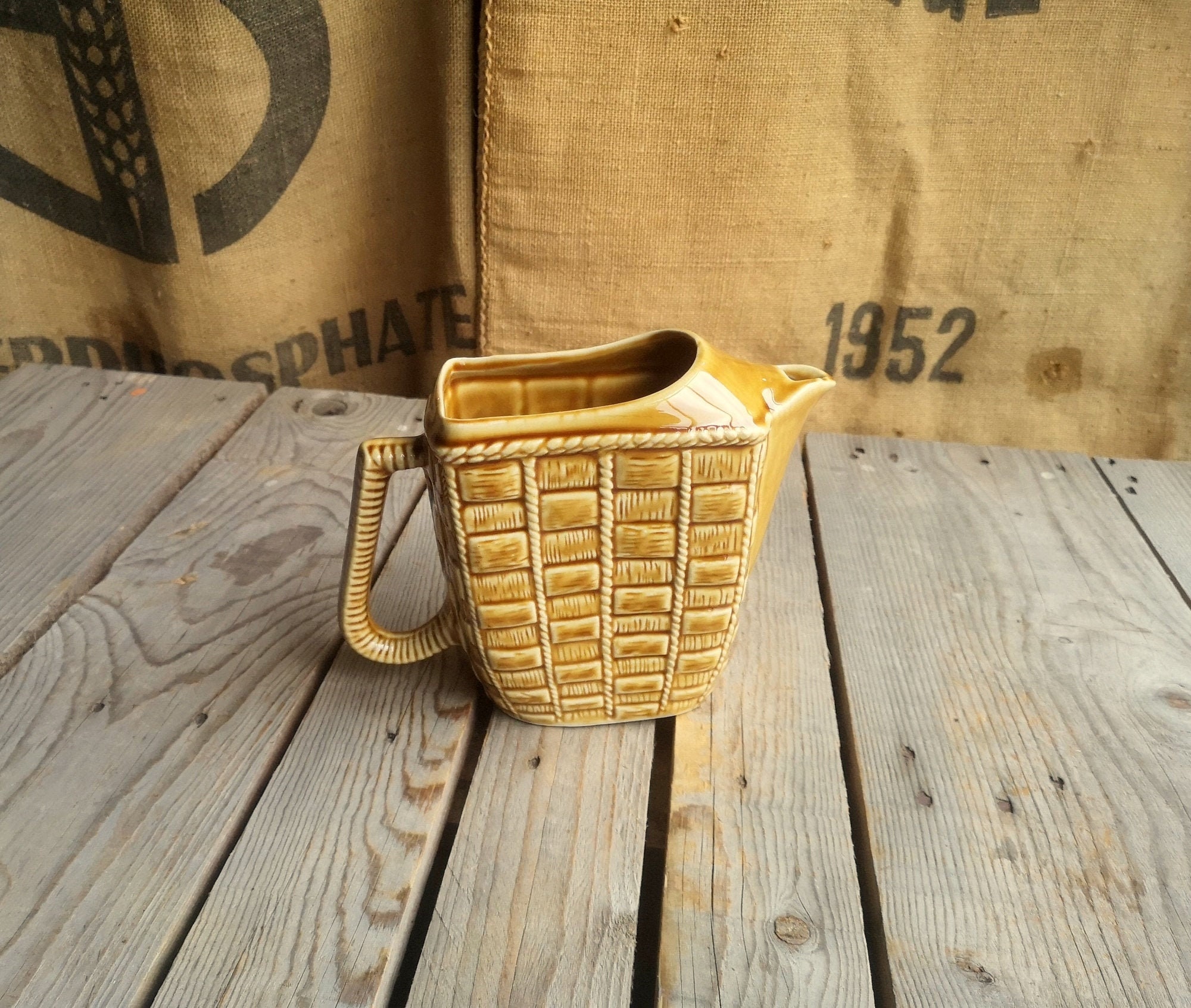 Pichet en Céramique Marron Motif Tressé