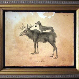 Impresión artística de collage vintage de perro salchicha, salchicha, montando alce, sobre papel teñido de té, arte de perro, perro para ella, Navidad para mamá, arte de oficina para trabajar desde casa