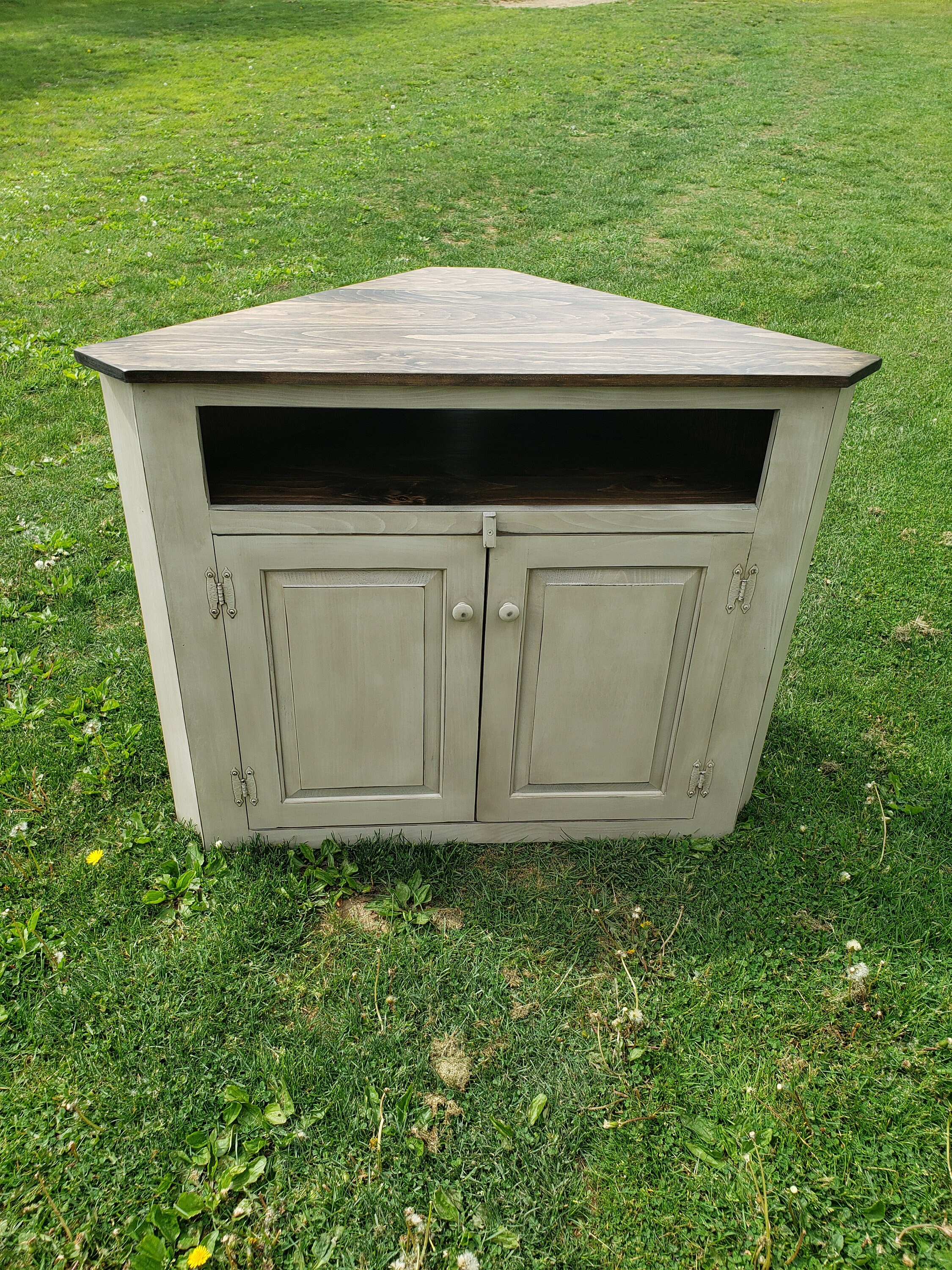 Handmade Rustic Corner Entertainment Cabinet Solid Wood TV Stand
