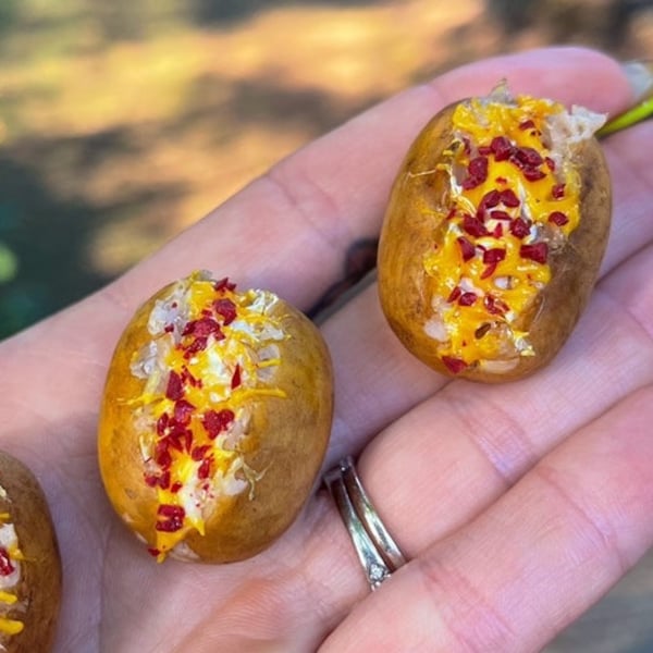 Baked potato magnet