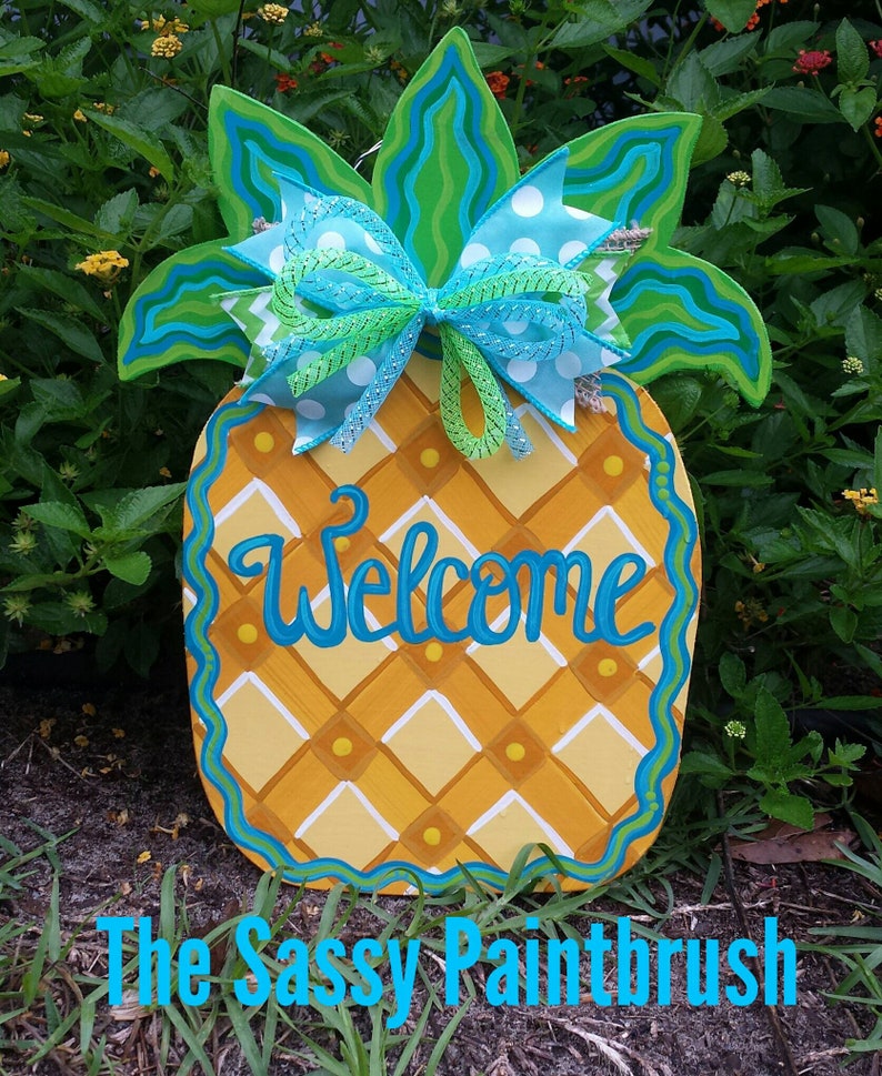 Pineapple door hanger family sign welcome sign hey y/'all sign