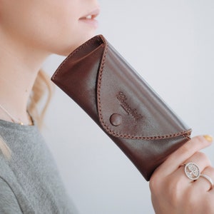 Glasses Case Brown Leather, Handstitched Eyeglasses Pouch, Eyeglass Holder, Reading Glasses Case, Luxury Handstitched Leather Case