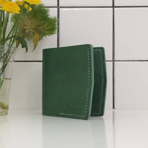 Cartera verde bifold de cuero, billetera de tarjeta de crédito, embrague de cuero, billetera de cuero para hombres, embrague de regalo de billetera, billetera minimalista, billetera para hombres