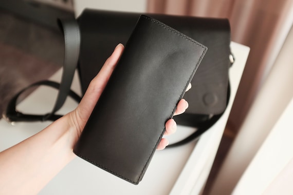 GUIDI Cordovan Hand Dyed Doctor Bag Before & After – TheCobblers