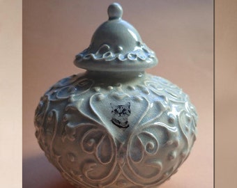 Customized Pet Urn Tendrils Design | Personalized Pet Urn, Dog or Cat Urn, Cremation Pet Urns, Ceramic Memorial Pet Urns, Pet Urn for Ashes