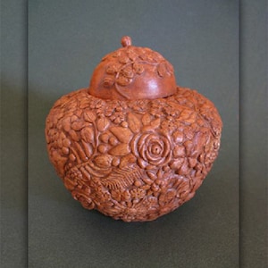 Handmade Pet Urn Flower Design | Burial Urn for Pets, Flower Urn, Cremation Urn for Cat or Dog, Pet Urn, Dog Urn, Urn for Pet Ashes, Cat Urn