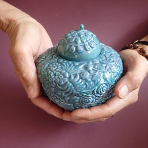 Ceramic Pet Urn, Cat Memorial Urn, Dog Burial Urn, Pet Urn for Ashes, Keepsake Urn, Flowery Pet Urn, Pet Cremation Urn, Pottery Urn for Pets