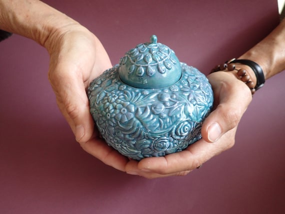 Ceramic Pet Urn, Cat Memorial Urn, Dog Burial Urn, Pet Urn for Ashes, Keepsake Urn, Flowery Pet Urn, Pet Cremation Urn, Pottery Urn for Pets