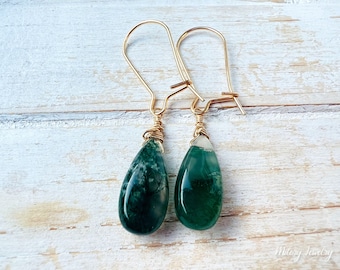 Pendants d'oreilles en or agate mousse : crochets en or 14 carats