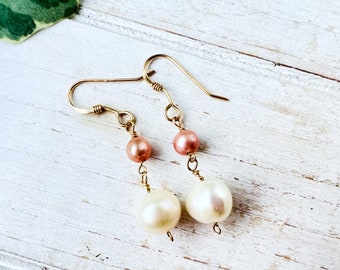 Boucles d'oreilles pendantes délicates avec perles d'eau douce, or 14 carats, boucles d'oreilles en perles d'eau douce, délicat, délicat, bijoux de mariage, boucles d'oreilles de mariée