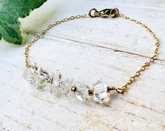Bracelet barre diamant Herkimer, or 14 carats, vermeil, diamant Herkimer, pierre de naissance avril, délicat, petit bracelet, quartz, délicat