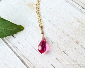 Collier à pendentif goutte d'eau en cristal Swarovski rose fushia : or 14 carats