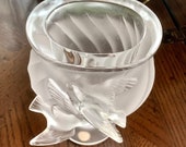 Lalique Rosine Vase with 2 Doves in Flight Mint Condition Signed Authentic