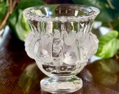 Lalique Dampierre Sparrows Vase in Mint Condition Signed Authentic Excellent Quality Retail 895USD