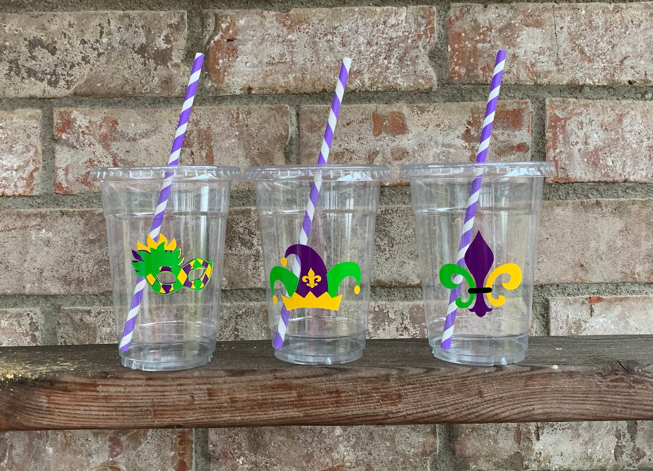 swig mardi gras straws