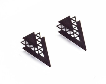 Pendientes de espárrago triángulo, 1 par de pendientes geométricos negros, pendientes de poste gunmetal, hallazgos de joyería chapada en negro, suministros de joyería al por mayor