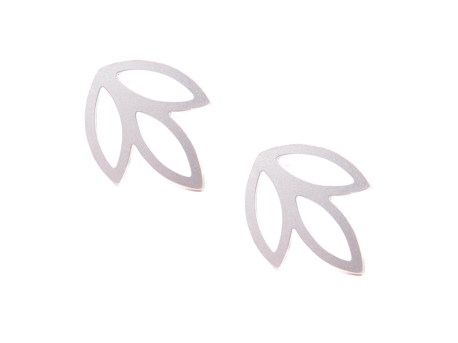Samantha Leaf Earrings main image 1