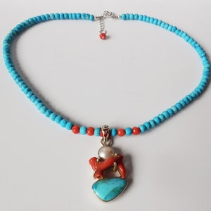 Collar de Turquesa natural con colgante de Coral, Turquesa y Perla en Plata de Ley 925