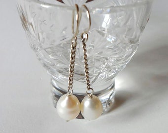 Boucles d'oreilles en Perles oval et chaîne en Argent 925