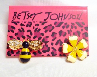 Betsey Johnson Bee & Daisy Flower Earrings Mismatch w/Crystals NOS NWT Perfect Cond FREE Shipping 24210