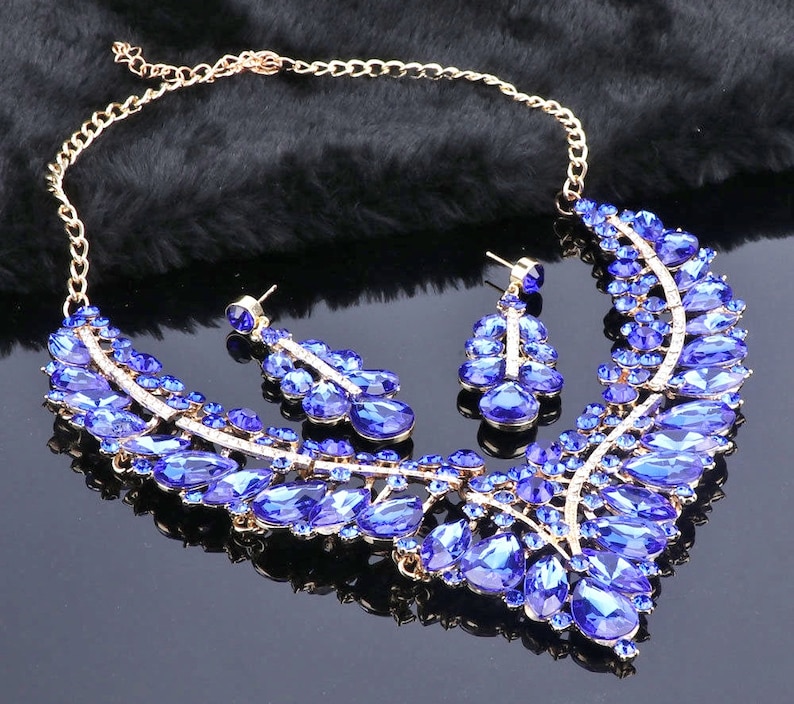 10/% OFF Necklace /& Earring Set Blue Clear Rhinestones Gold Plate Fancy Dressy Bib Pierced Dangles Perfect Condition FREE SHIPPING 15156