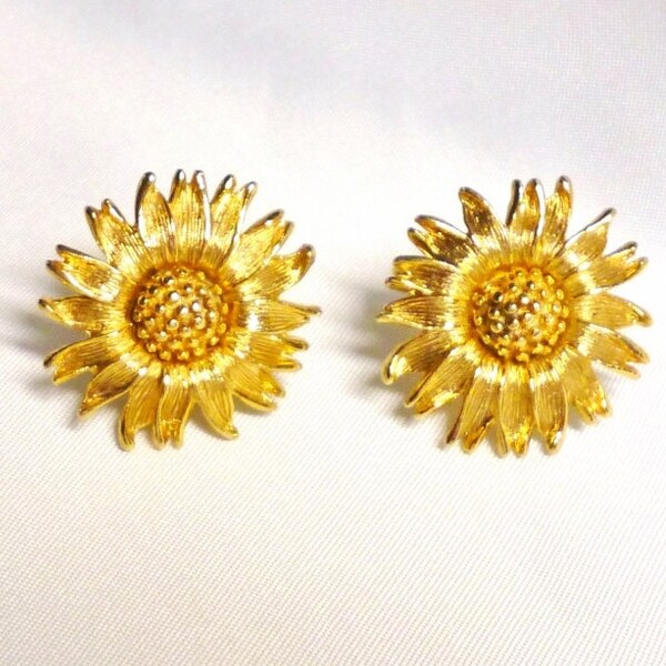 Lisner Sunflower Earrings Vintage 1940s Estate 1940s MCM Gold Plated Perfect Condition FREE SHIPPING 15900