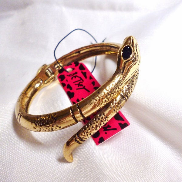 Betsey Johnson Gold Plated Snake Bracelet Hinged Bangle Black Eyes NOS NWT Perfect Cond FREE Shipping M1430