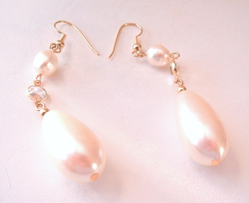 10/% OFF Necklace /& Earring Set Sea Shell Pearls Dangles Hand Knotted Mid Century Style Off White Excellent Cond FREE SHIPPING 0427 12681
