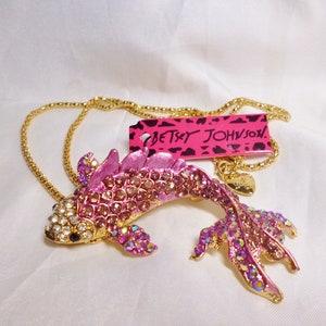 Betsey Johnson Fish Necklace / Pin Pink Crystal Pave' Carp Koi NOS NWT Perfect Cond FREE Shipping M1310