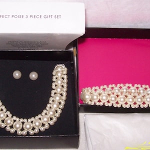 Avon 3 Piece Faux Pearl Set Necklace, Bracelet & Earrings "Perfect Pose" Creamy White NOS NIB Perfect Condition FREE Shipping M974