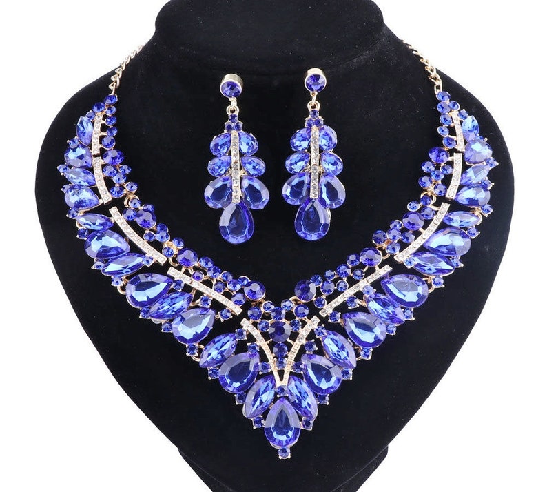 10/% OFF Necklace /& Earring Set Blue Clear Rhinestones Gold Plate Fancy Dressy Bib Pierced Dangles Perfect Condition FREE SHIPPING 15156