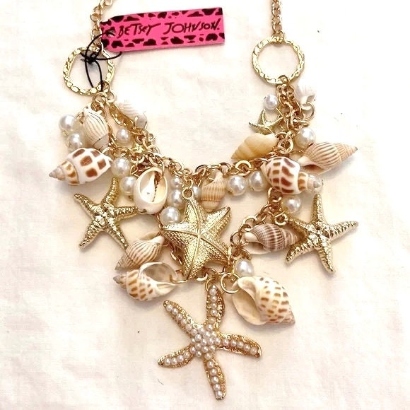 Betsey johnson hotsell seashell purse