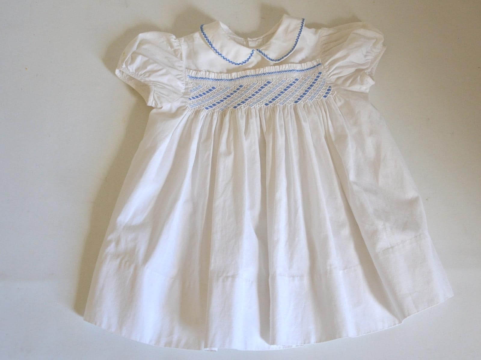 Patron robe smock fillette hot sale