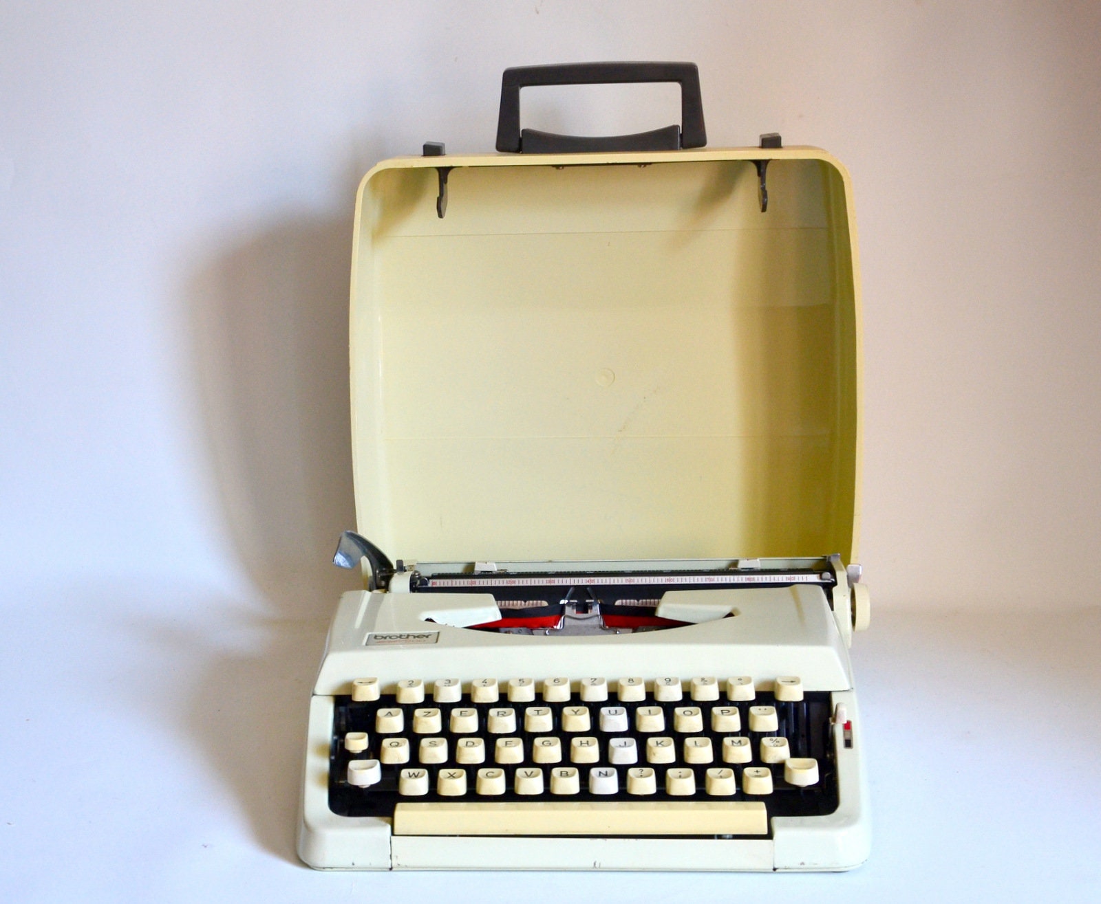 機械式タイプライター BROTHER モデル 200 ストローイエロー - Etsy 日本