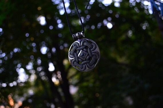 Norse Amulet String Of Fate With London Blue Topaz - 