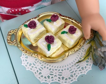 Doll Little Iced Cakes