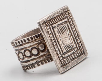 Antique Omani Silver Square Ring – Kanabir (Khatim Murabba) – Nizwa Oasis – Ethnographic Ring