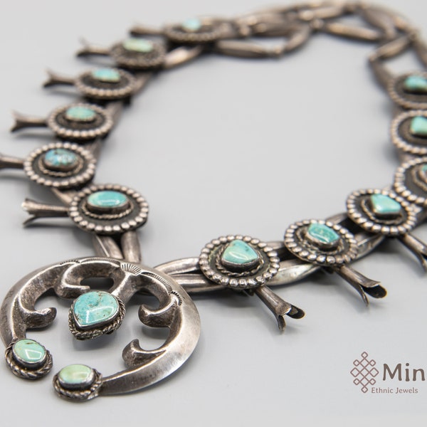 140 grammes - collier vintage Navajo Turquoise Sterling Silver Squash Blossom - Milieu du 19 ème siècle - Excellent état