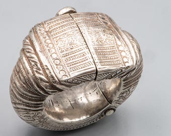 Antique Omani "Natal" Silver Anklet – Hinged Hollow Anklet – Northern Oman – Museum Reference – Early 20th Century