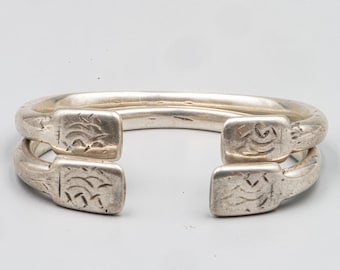Pair of Antique Tunisian Silver Anklets – Minimalist Berber Jewelry – Wearable Cuff Bracelets – Early 20th Century