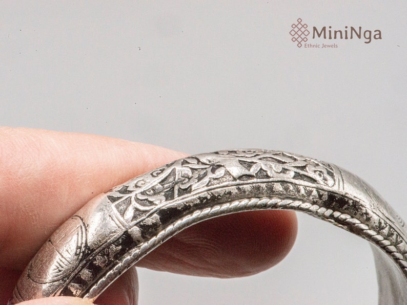 Vintage Silver Repoussé Bracelets – Chinese Floral Shòu Symbol Pair image 4