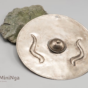 Ceremonial Chest Pendant Tefan Timor Indonesia - Mininga&#39;s jewelry