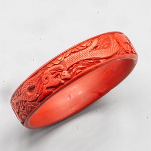 China - Vintage Chinese  cinnabar bangle bracelet - Vintage jewelry - dragon jewelry - red bracelet pre loved