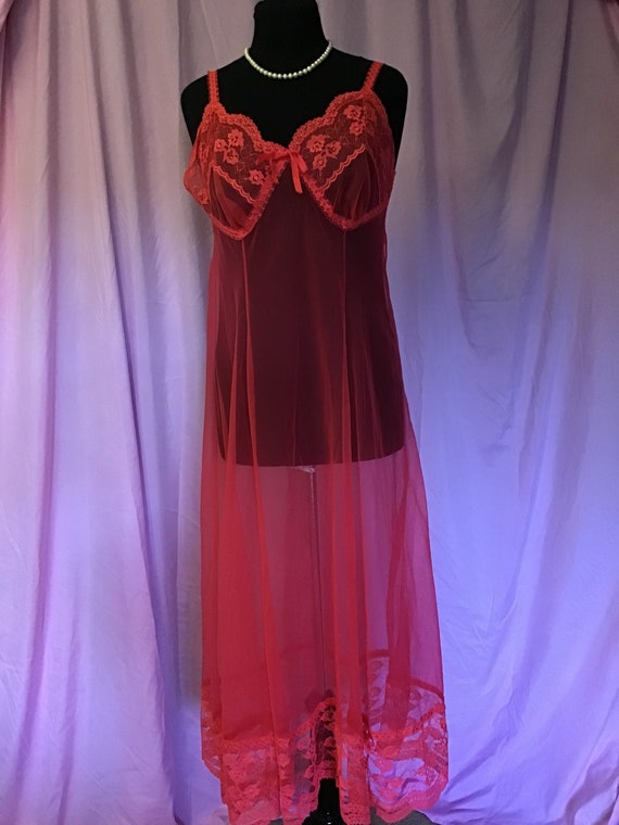 Vintage Red Negligée and Robe, Fredericks of Holl… - image 3