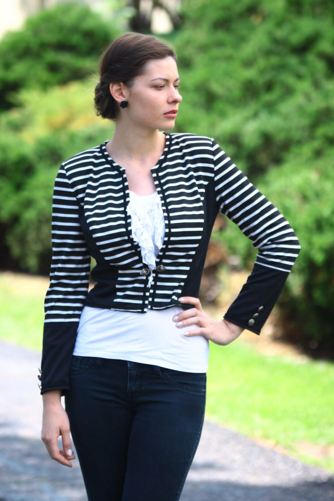 Black and White Stripes Cropped Jacket/ Stretchy Knit/ Princess Cut Design  for Ladies With Large Bust Small Waist/ Everyday Cropped Jacket 