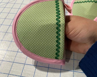 Small kitchen mittens, fingers pinchers, pink green little pot holders, Easter kitchen decor, birthday gift, Mother’s Day gift