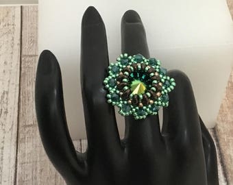 Beaded ring,  crystal ring, crystal rivoli ring, green 14mm ravoli ring, super duo  ring, Swarovski crystal ring, adjustable ring