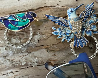 Bird Eyeglasses vintage Holder Pin: