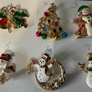 Vintage Christmas Brooch: Rhinestone Holiday Pins